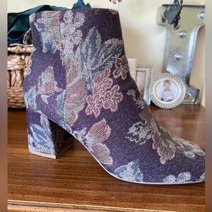 Liendo By Seychelles Amador Brocade Boots
